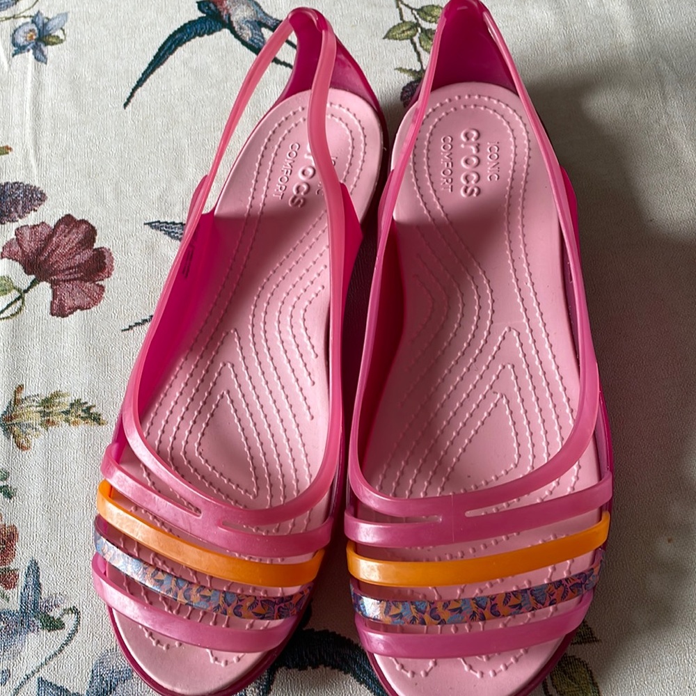 Isabella crocs